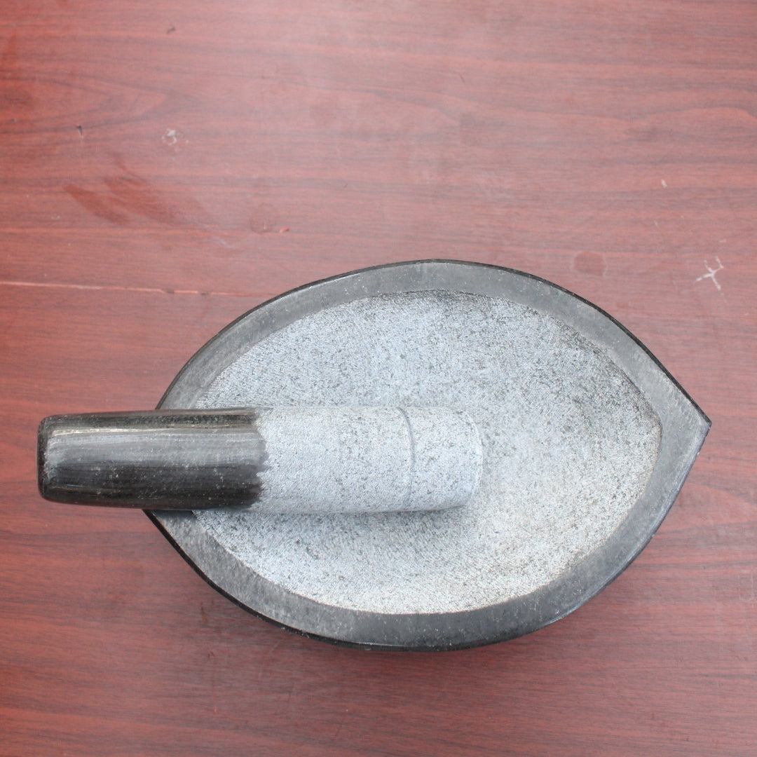 Granite Nanni Kalvam (நன்னி கல்வம்) with Pestle