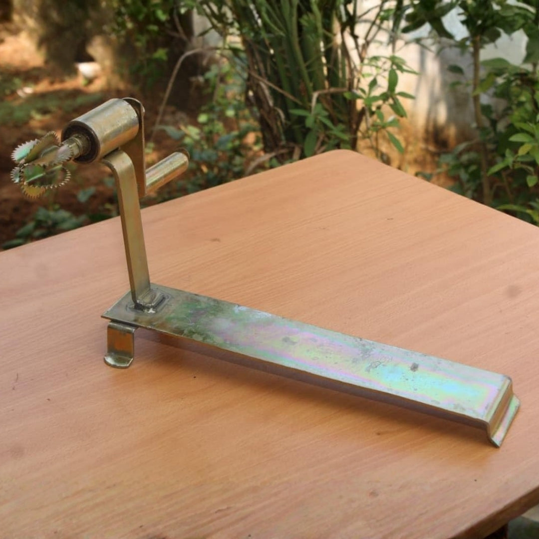 Iron Coconut Scraper Manual – Traditional Thengai Thuruvi, 14 Inch