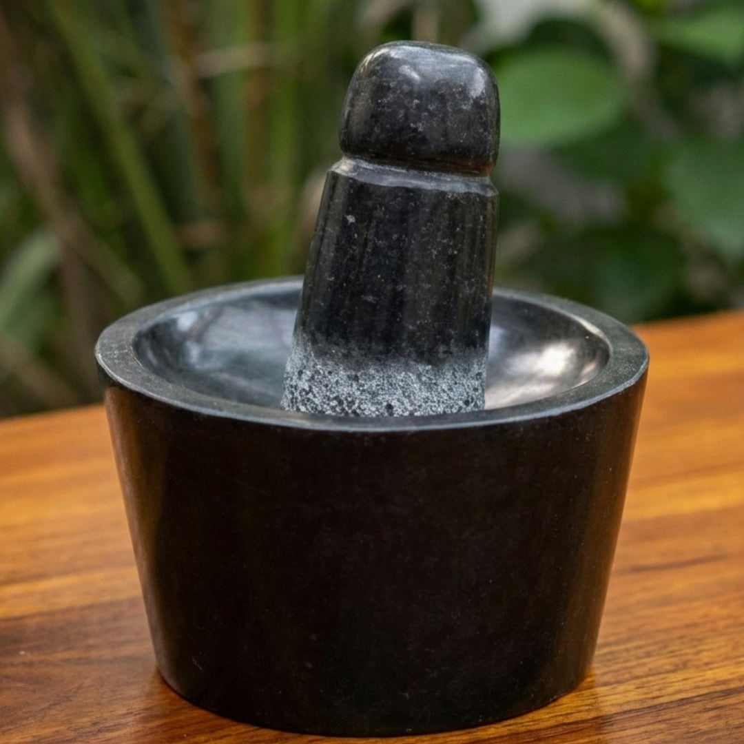 Traditional Black Stone Polished Attukal for Home Kitchens (B * H - 10 * 6 Inch)